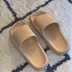 Oat Pillow Slides